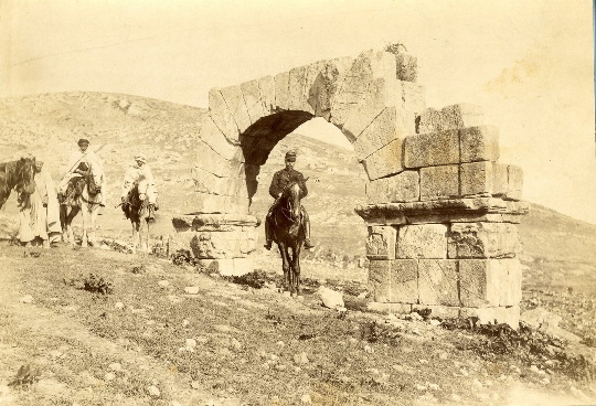 Fonds Poinssot : Histoire de l'archéologie française en Afrique du Nord