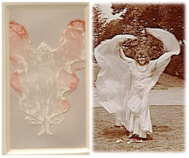 À gauche : Pierre Roche, La Loïe Fuller, Roger Marx, estampes modelées de Pierre Roche, gypsotypie en rouge, 1904. Paris, bibliothèque de l'INHA, 4 EST 171. Cliché INHA. À droite : Harry C. Ellis, Loïe Fuller dansant, vue de face, entre 1900 et 1928, épreuve argentique, 7,8 x 10 cm, © Musée d’Orsay, Dist. RMN-Grand Palais / Patrice Schmidt